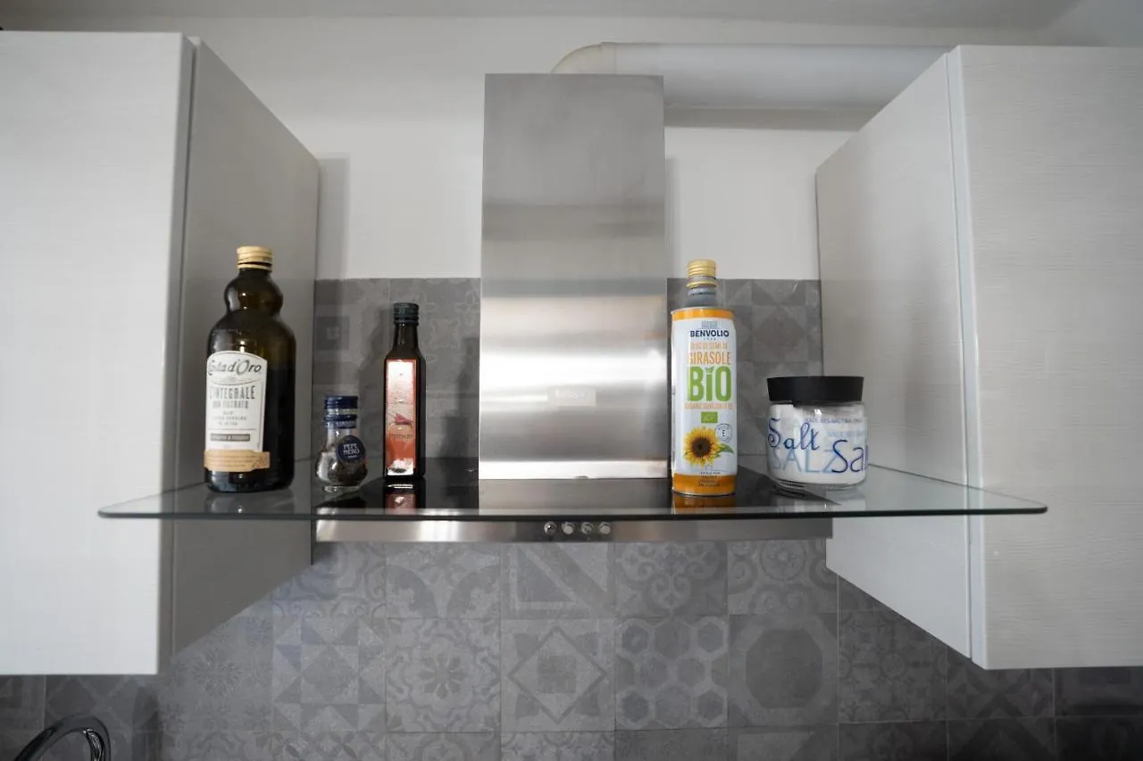 Home Away From Home Verona Apartment