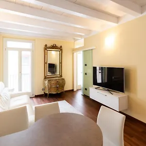 Apartment Domus Gladius By Postcardsfrom, Verona